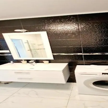 דירה With A Terrace In *